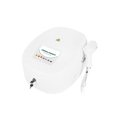 क्लिनिकल 808nm डायोड लेजर सिस्टम मशीन डेस्क टाइप 600W बालों को हटाने के लिए